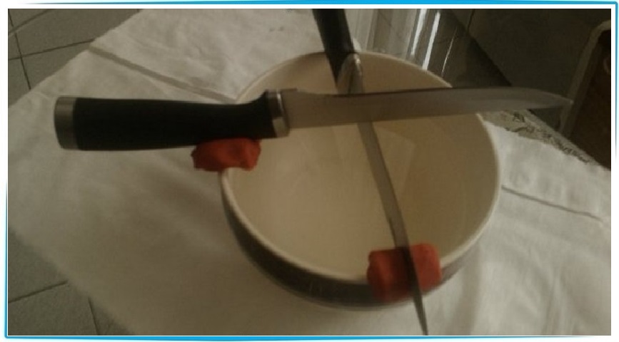 Отливка воском через нож. Воск через нож. Отливка воском через серп. Литьё воском через нож. Воск через нож.